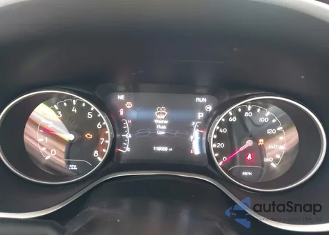 2018 Jeep Compass Latitude 4X4 z USA, uszkodzony, nr VIN 3C4NJDBB4JT457018